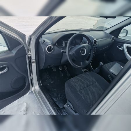 Легковой автомобиль LADA LARGUS (1,6 л)