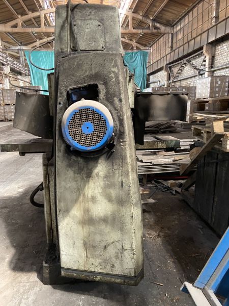 Вертикально-фрезерный станок 