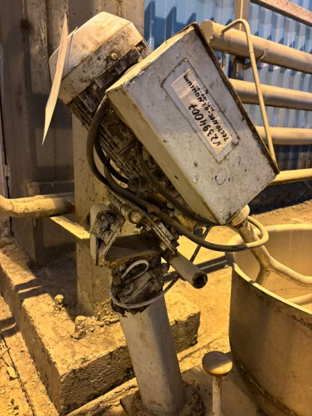 Тестомесильная машина МТ-100-01 