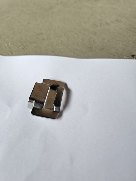 Скрепа для ленты НС-20-T (с зубьями, С304)