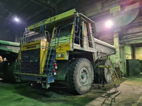 Автосамосвал БелАЗ-7555
