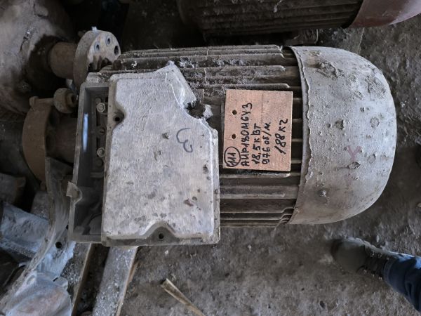 Электродвигатель АИР 180M6 У3 (18.5 кВт., 976 об/мин),б/у