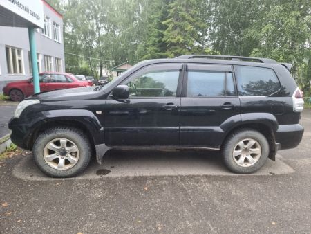 Автомобиль TOYOTA LAND CRUSER