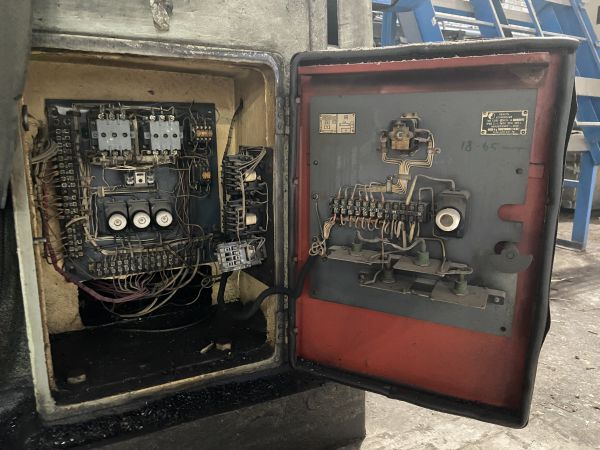 Вертикально-фрезерный станок 