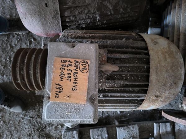 Электродвигатель АИР 180M6 У3 (18.5 кВт., 976 об/мин),б/у