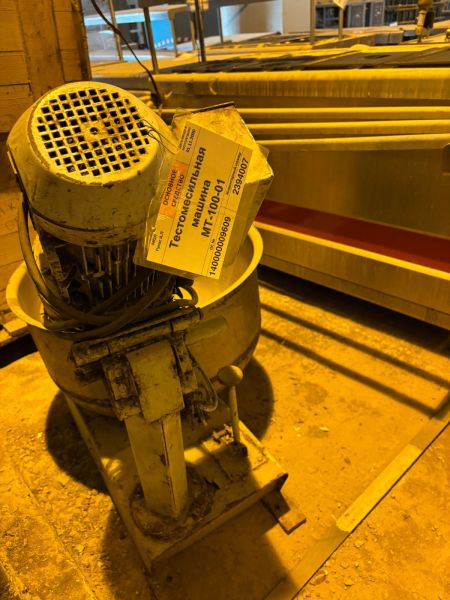 Тестомесильная машина МТ-100-01 