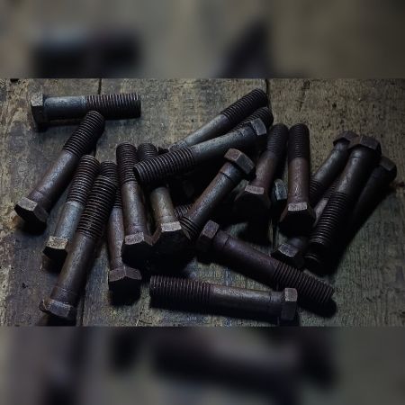 Болт М18х100 б/у