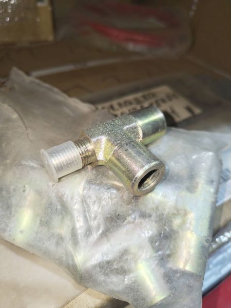 Тройник 454145 Terex