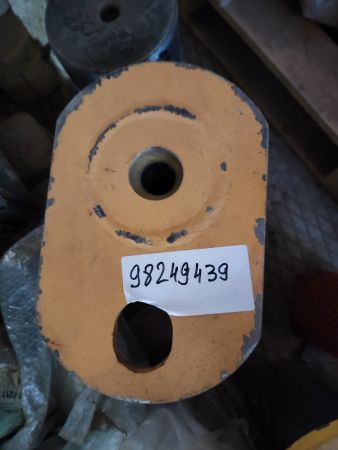 Палец 426-70-11941 Komatsu