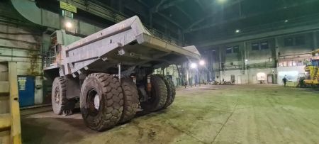 Карьерный самосвал 7555B Белаз