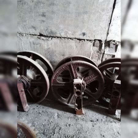 Колесо направляющее 748-31-185СП б/у