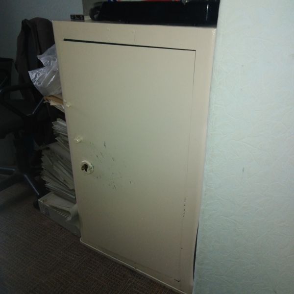 Сейф железный б/у