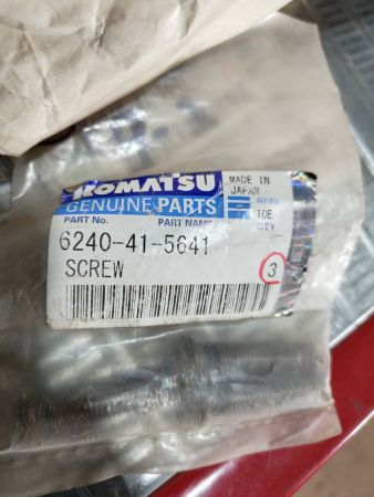 Винт 6240-41-5641 Komatsu