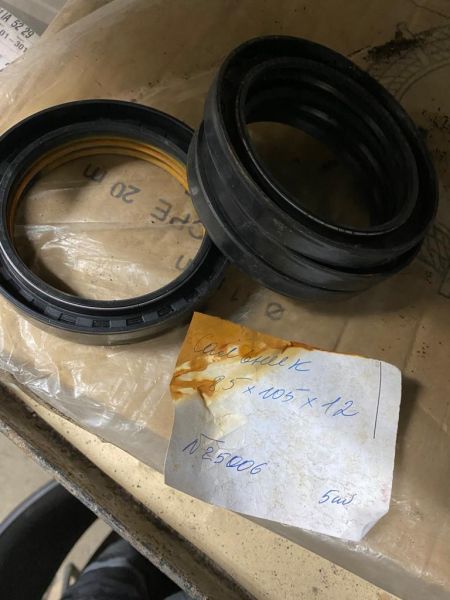 Сальник 85* 105* 12