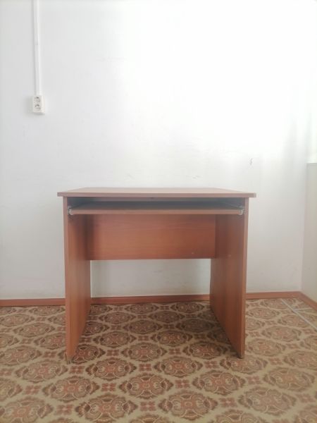 Стол компьютерный