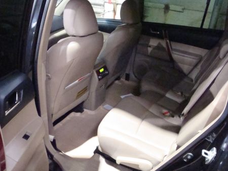 Автомобиль Toyota Highlander