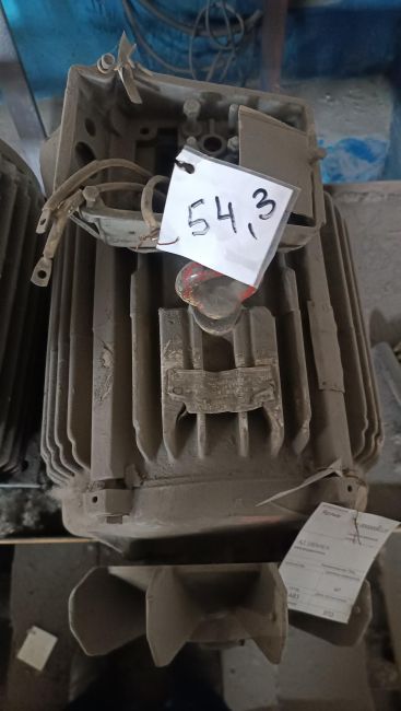 Двигатель_АД 180М8/4