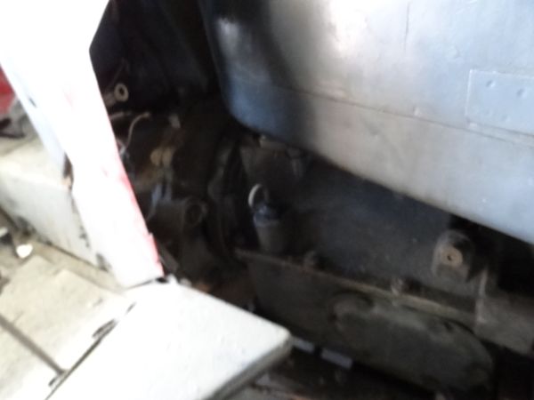 Снегоуборочная машина на базе КМЗ 012