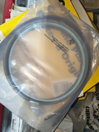 Комплект уплот.поршня 9156174 Liebherr