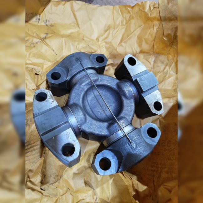 Крестовина Е12979795 Hitachi