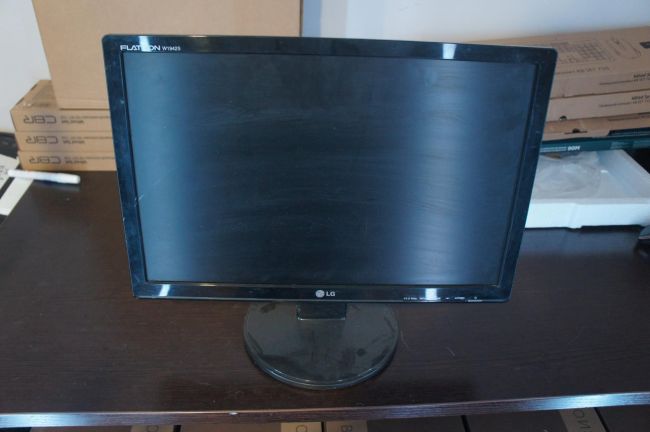 Монитор LG W1942S