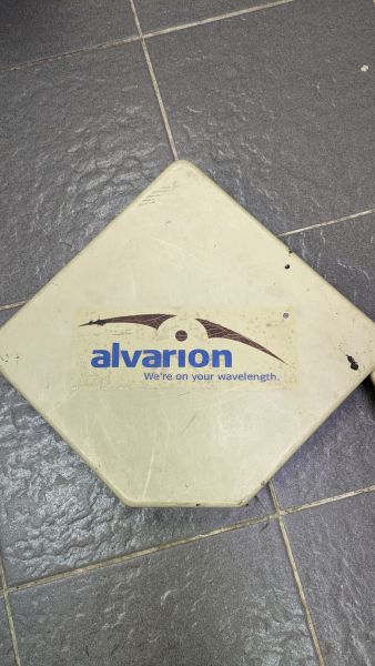 SU-A-5.2-3-BD-VL законченое абонентское устройство, внутренний интерфейсный модуль и источник питания + наружный радиомодуль, интегрированая антена