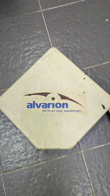 SU-A-5.2-3-BD-VL законченое абонентское устройство, внутренний интерфейсный модуль и источник питания + наружный радиомодуль, интегрированая антена