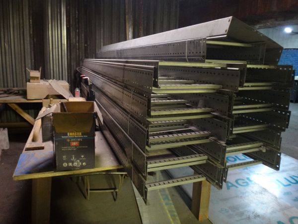 Лоток лестничный 100*400 L3000 LL1040HDZ