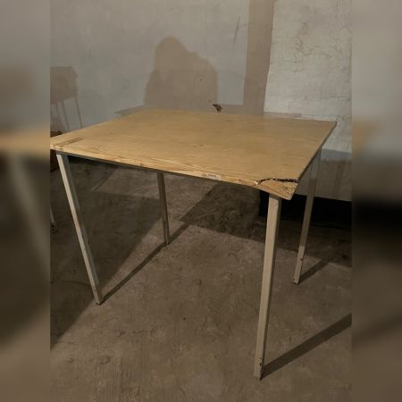 Стол