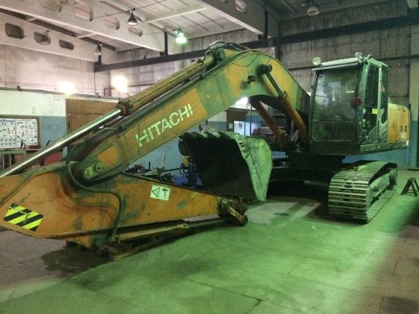 Экскаватор Hitachi ZX 240-3