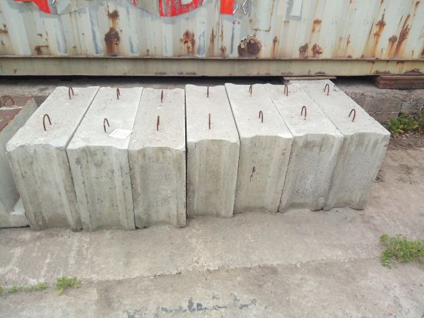 Фундамент ФБС9.3.6-т ГОСТ 13597-78 (880х300х580)