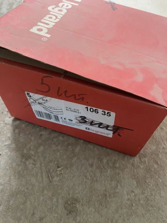 Угол Legrand 10635