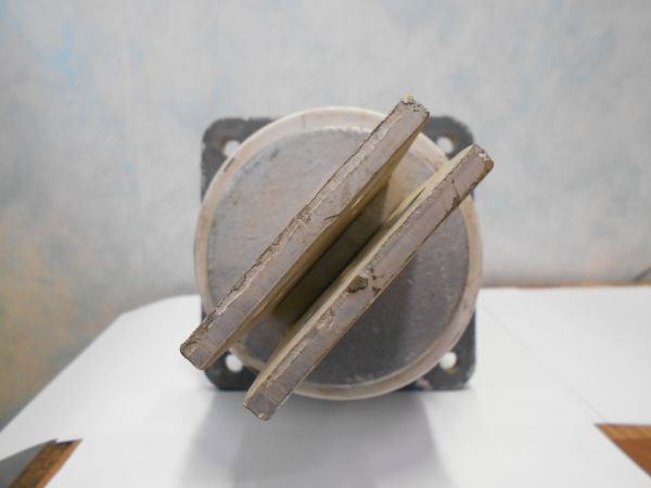 Изолятор проходной — ИП-10/1600 