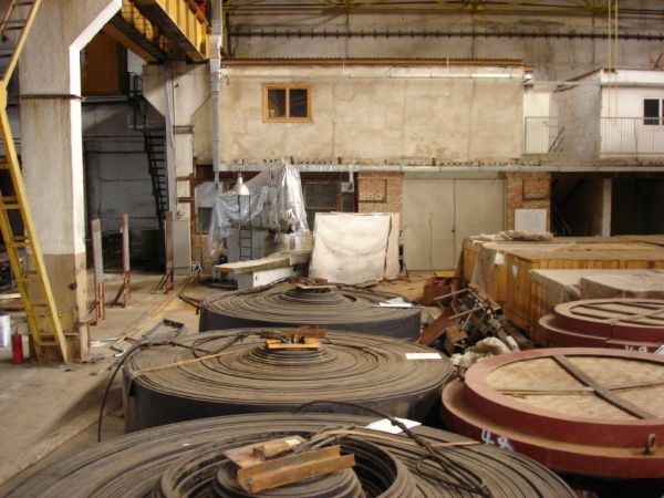 Подводящий конвейер укладчика с лентой