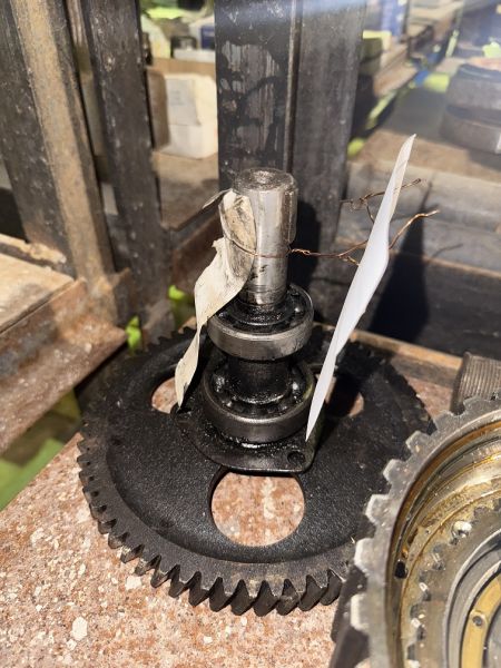 Вал шестерни ведомой 236-1029154Б2 б/у