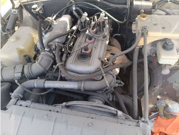 Автомобиль Газ - 3102                         