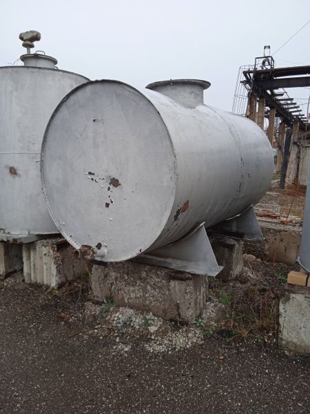 Емкость металлическая объемом 5,2 м3