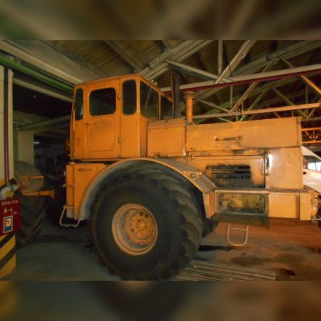 Трактор К-700