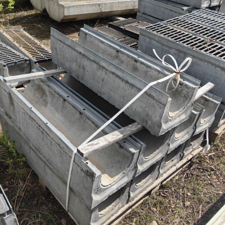 Лоток водосточный ЛВ-20.29.43-Б-К15