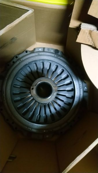 Комплект сцепления на Mercedes Benz-Actros 4141K (диск+корзина сцепления)