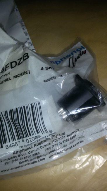 Гнездо AC4FDZ BULK XLR4 Amphenol