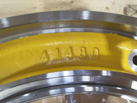 Крышка 17M-27-41480 Komatsu
