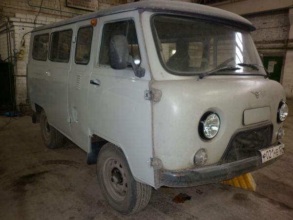 Автомобиль УАЗ 220695-04            