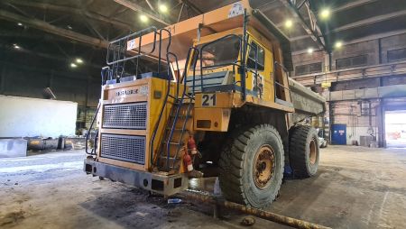 Карьерный самосвал 7555B Белаз