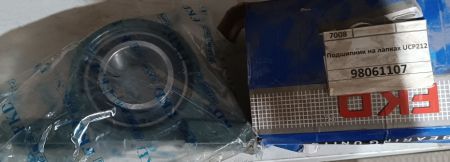 Подшипник на лапках UCP212