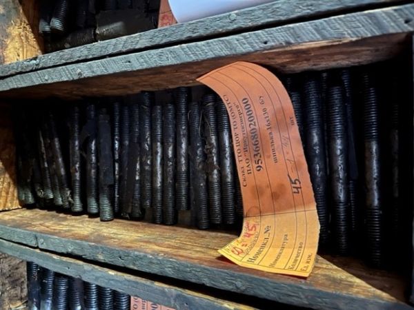 шпилька 16х130  б/у