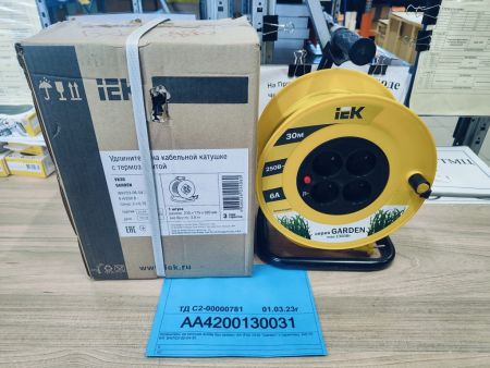 Удлинитель на катушке 4х30м без заземл. 6А IP20 УК30 "Garden" с термозащ. 2х0.75 IEK WKP23-06-04-30