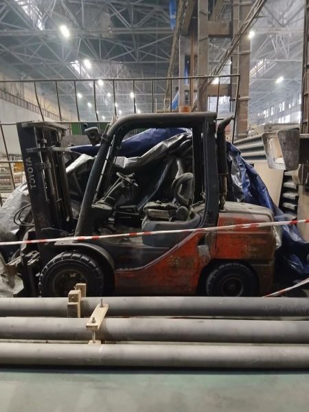 Погрузчик вил.Toyota728FDJ35FV3000U61 