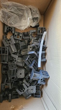 Держатель универ.ND2000 DKC