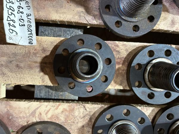 Штуцер элеватора 2-33-68-03